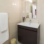Lis מלון *