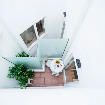 Lis Apartment *